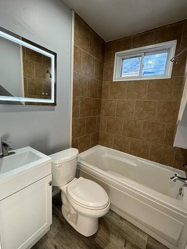 435 Prince Arthur Boulevard, Thunder Bay, ON - Indoor Photo Showing Bathroom
