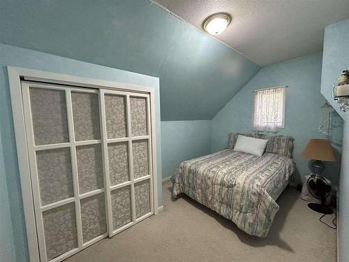 602-604 Government Road, Rainy River, ON - Indoor Photo Showing Bedroom