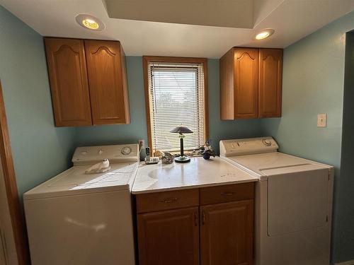 602-604 Government Road, Rainy River, ON - Indoor Photo Showing Laundry Room