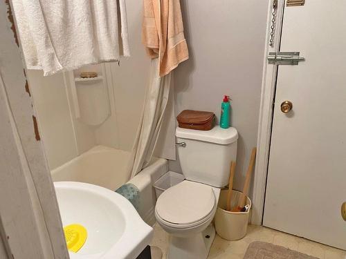 120 Harold Street S, Thunder Bay, ON - Indoor Photo Showing Bathroom