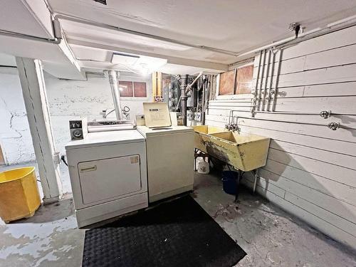 120 Harold Street S, Thunder Bay, ON - Indoor Photo Showing Laundry Room