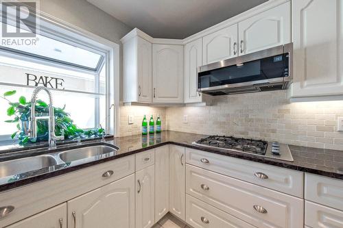 4020 Gallaghers Terrace, Kelowna, BC - Indoor Photo Showing Kitchen With Double Sink With Upgraded Kitchen