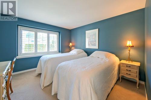 4020 Gallaghers Terrace, Kelowna, BC - Indoor Photo Showing Bedroom
