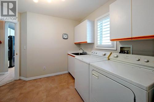 4020 Gallaghers Terrace, Kelowna, BC - Indoor Photo Showing Laundry Room