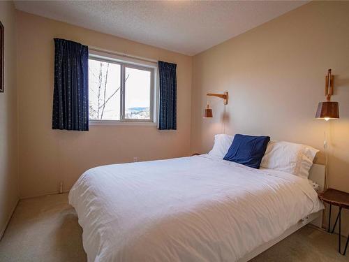 174 Spruce Place, Penticton, BC - Indoor Photo Showing Bedroom