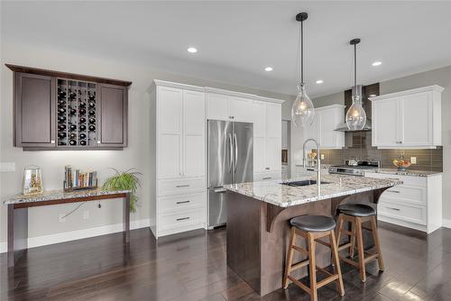 678 Peridot Court, Kelowna, BC - Indoor Photo Showing Laundry Room