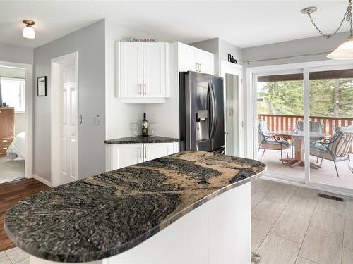 1635 Blackwood Drive, West Kelowna, BC - Indoor Photo Showing Kitchen