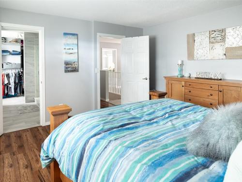 1635 Blackwood Drive, West Kelowna, BC - Indoor Photo Showing Bedroom