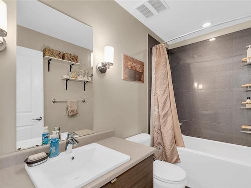 55-2490 Tuscany Drive, West Kelowna, BC - Indoor Photo Showing Bathroom