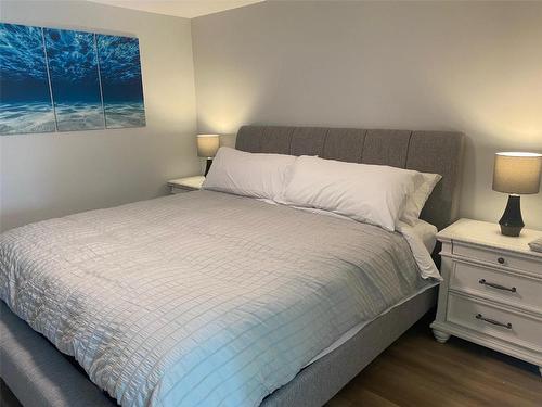 6803 Toledo Drive, Kelowna, BC - Indoor Photo Showing Bedroom