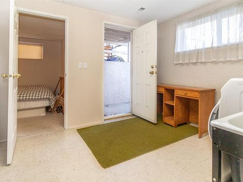 1421 Lombardy Square, Kelowna, BC - Indoor Photo Showing Other Room