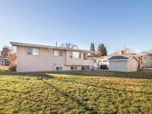 1421 Lombardy Square, Kelowna, BC - Outdoor