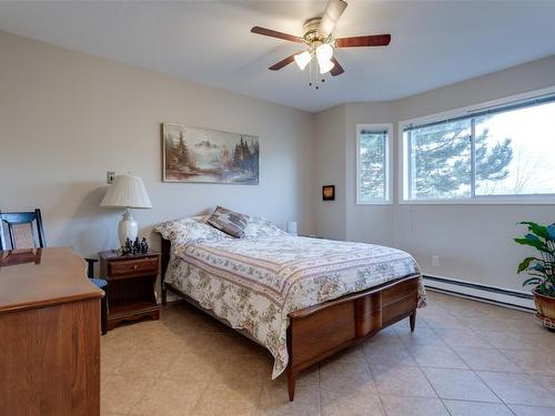 102-3283 Casorso Road, Kelowna, BC - Indoor Photo Showing Bedroom