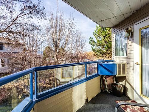 102-3283 Casorso Road, Kelowna, BC - Outdoor With Balcony With Exterior