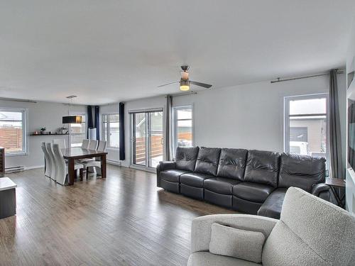 Living room - 130 Rue Rocheleau, Rouyn-Noranda, QC - Indoor Photo Showing Living Room