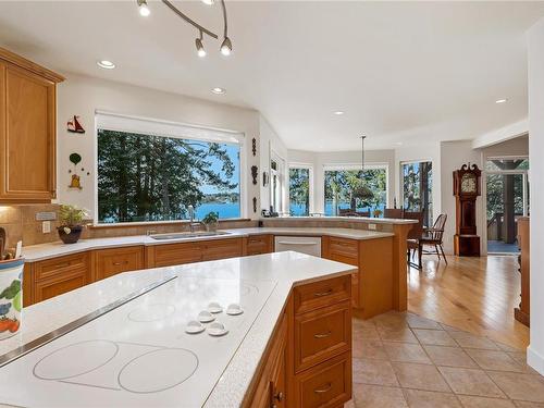 6730 East Sooke Rd, Sooke, BC - Indoor Photo Showing Kitchen With Double Sink