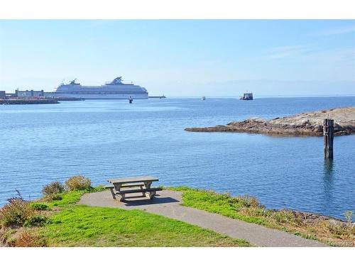 706-327 Maitland St, Victoria, BC - Outdoor With Body Of Water With View