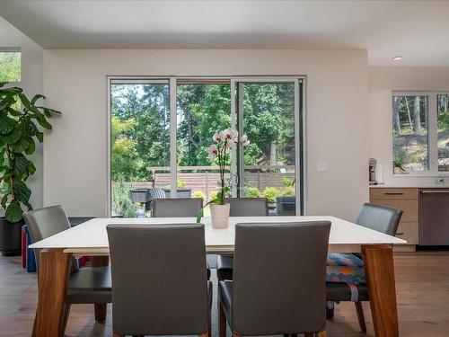 3849 Glen Oaks Dr, Nanaimo, BC - Indoor Photo Showing Dining Room