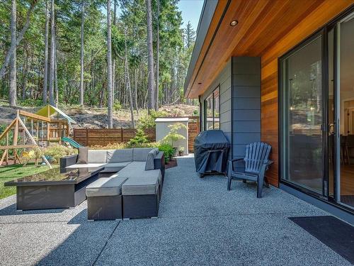 3849 Glen Oaks Dr, Nanaimo, BC - Outdoor With Deck Patio Veranda With Exterior