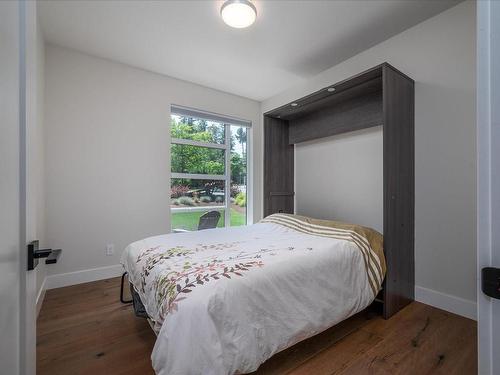 3849 Glen Oaks Dr, Nanaimo, BC - Indoor Photo Showing Bedroom