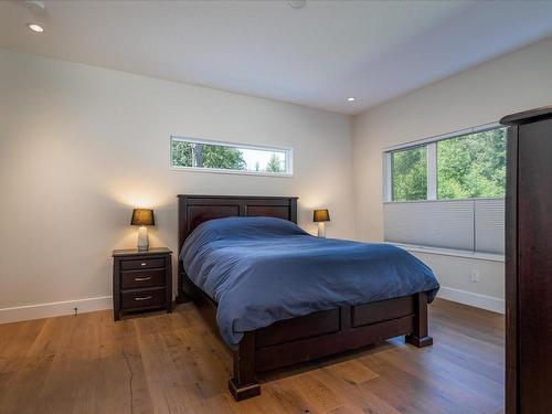 3849 Glen Oaks Dr, Nanaimo, BC - Indoor Photo Showing Bedroom
