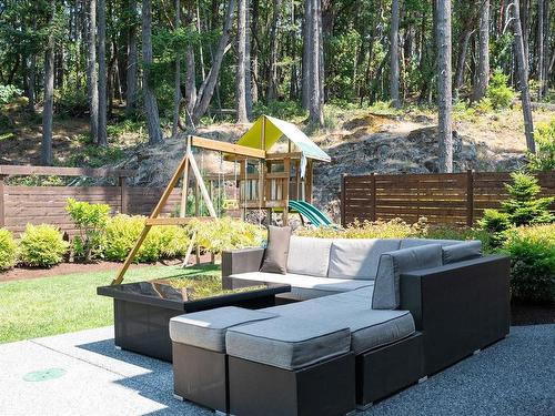 3849 Glen Oaks Dr, Nanaimo, BC - Outdoor With Deck Patio Veranda
