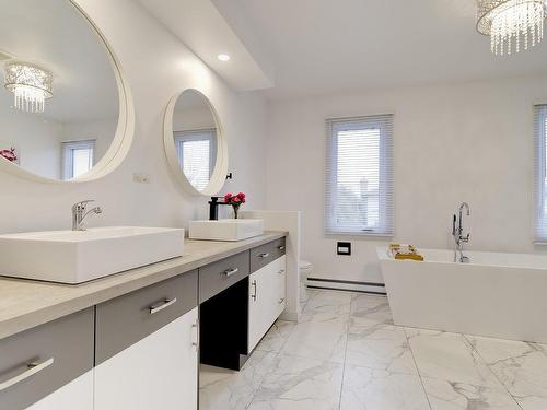 Ensuite bathroom - 1200 Rue Rembrandt, Brossard, QC - Indoor Photo Showing Bathroom