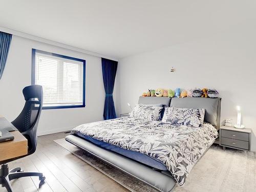 Bedroom - 1200 Rue Rembrandt, Brossard, QC - Indoor Photo Showing Bedroom