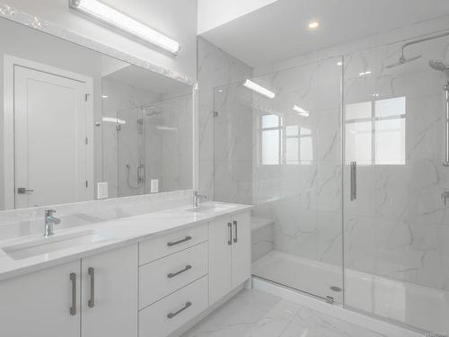4360 Johnston Rd, Port Alberni, BC - Indoor Photo Showing Bathroom