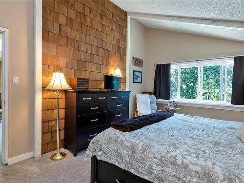 1636 Cedar Rd, Nanaimo, BC - Indoor Photo Showing Bedroom