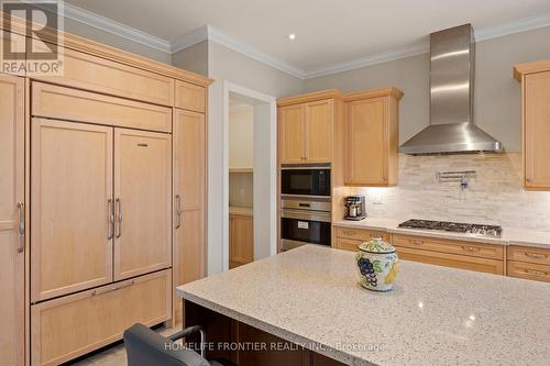 7 Kinghorn Rd N, King, ON - Indoor Photo Showing Kitchen With Upgraded Kitchen