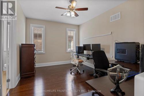 7 Kinghorn Rd N, King, ON - Indoor Photo Showing Office