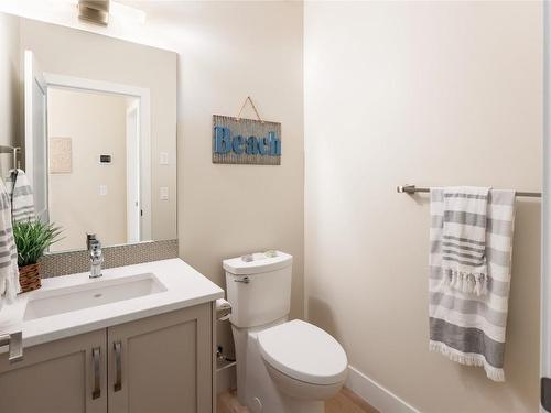 3452 Granite, Kelowna, BC - Indoor Photo Showing Bathroom