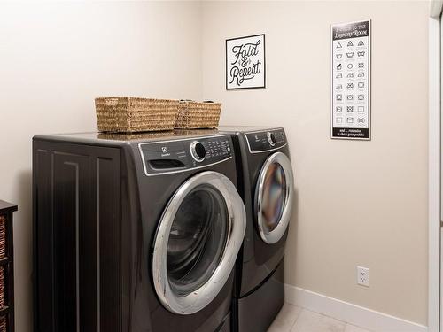 3452 Granite, Kelowna, BC - Indoor Photo Showing Laundry Room