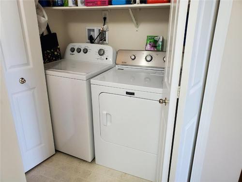 213-3805 30Th Avenue, Vernon, BC - Indoor Photo Showing Laundry Room