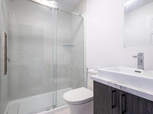 Bathroom - 5066 Rue Quevillon, Longueuil (Saint-Hubert), QC - Indoor Photo Showing Bathroom