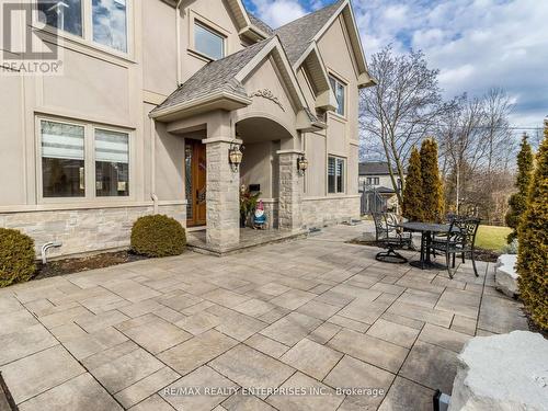 2411 Thorn Lodge Dr, Mississauga, ON - Outdoor