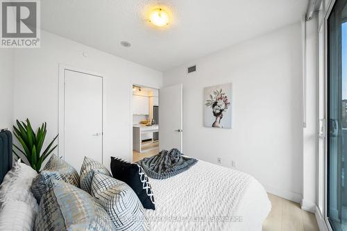 #610 -9471 Yonge St, Richmond Hill, ON - Indoor Photo Showing Bedroom