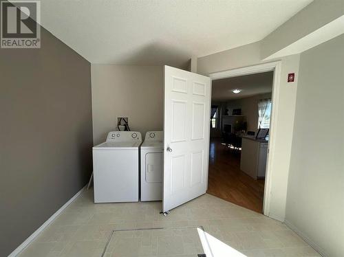 8807-8809 101 Avenue, Fort St. John, BC - Indoor Photo Showing Laundry Room