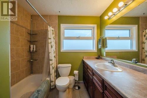 30 Osborne Road, Summerland, BC - Indoor Photo Showing Bathroom