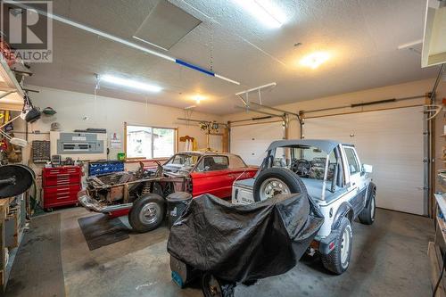 30 Osborne Road, Summerland, BC - Indoor Photo Showing Garage