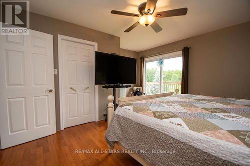 69 County Rd 121, Kawartha Lakes, ON - Indoor Photo Showing Bedroom