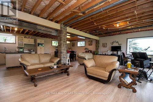 69 County Rd 121, Kawartha Lakes, ON - Indoor Photo Showing Other Room