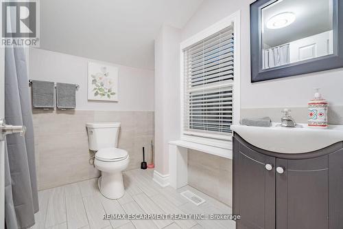 4733 River Road, Niagara Falls, ON - Indoor Photo Showing Bathroom