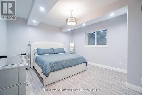 4733 River Road, Niagara Falls, ON - Indoor Photo Showing Bedroom