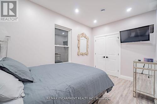 4733 River Road, Niagara Falls, ON - Indoor Photo Showing Bedroom