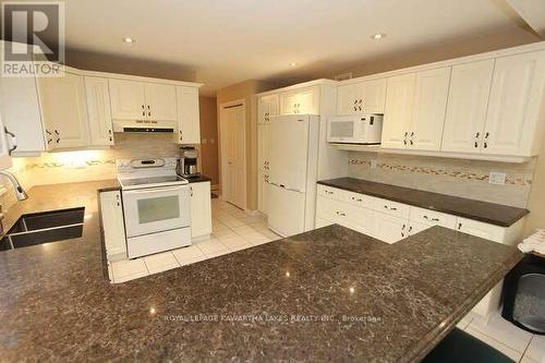 2548 Thornbury Drive, Peterborough, ON - Indoor Photo Showing Kitchen With Double Sink