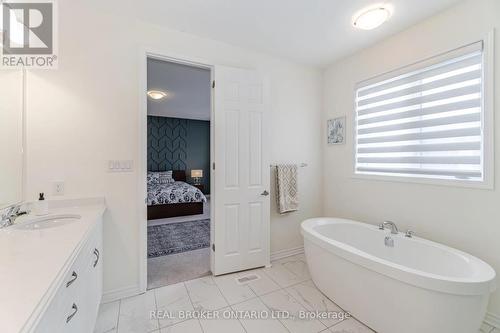 Upper - 1356 Basswood Crescent, Milton, ON - Indoor Photo Showing Bathroom