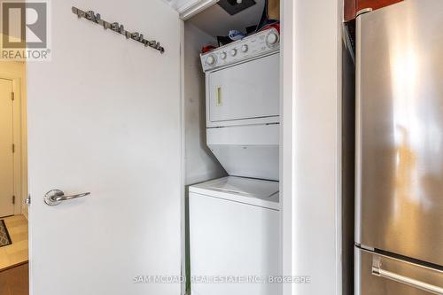 411 - 3 Mcalpine Street, Toronto, ON - Indoor Photo Showing Laundry Room