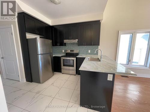 323 Atkinson Street, Clearview, ON - Indoor Photo Showing Kitchen With Double Sink